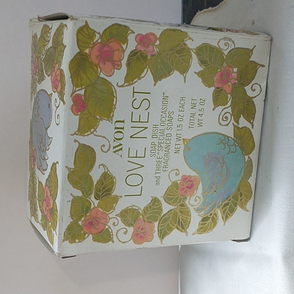 NIB Avon Love Nest Soap Dish Three Special Occasion Fragrance Bird Shaped Soaps